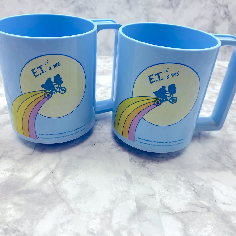Vintage Universal Studios 1982 E.T. & Me Light Blue Rainbow Ride Plastic Mug Set